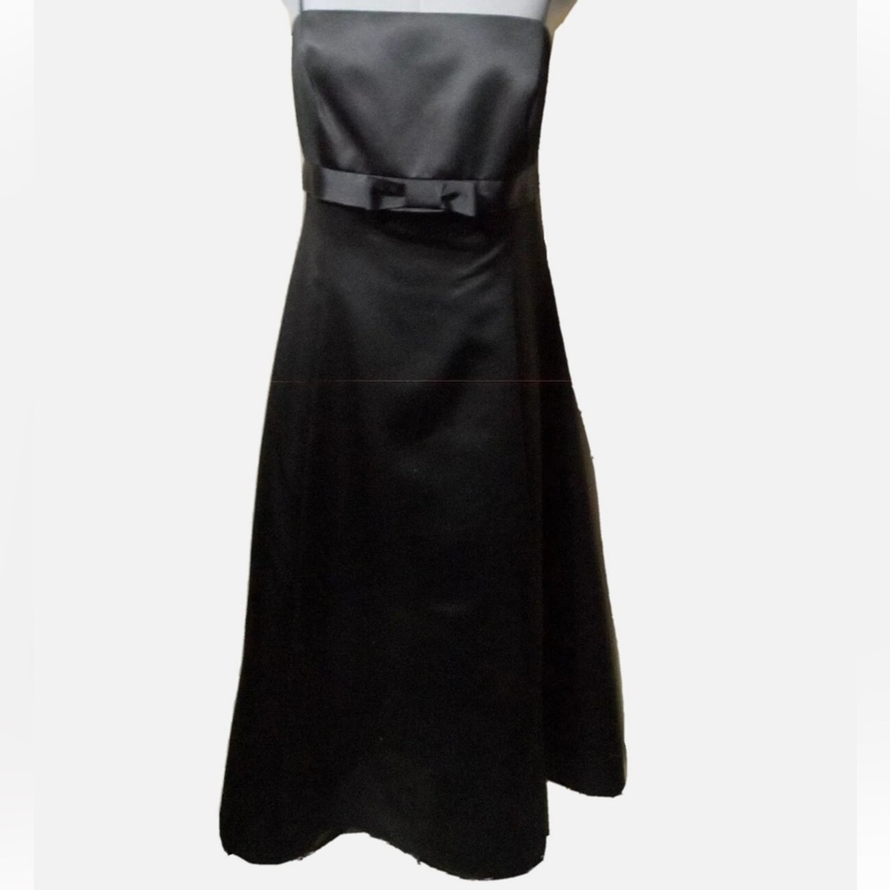 Chadwick’s medium black strapless satin gown